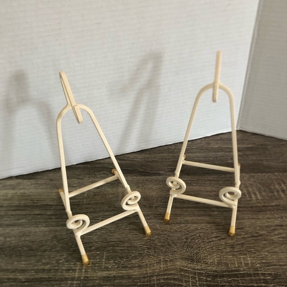 Off White Teacup and Saucer Display Holders - Picture 2 of 8